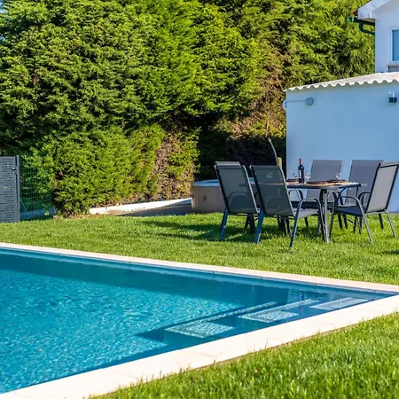 Casa Sol - Private Pool With A Large Garden Tatil Evi Famalicão