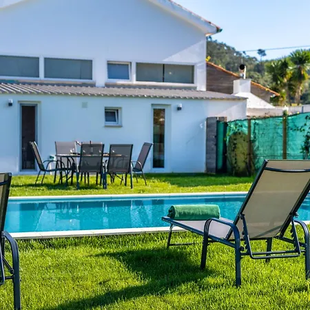 Casa Sol - Private Pool With A Large Garden Holiday home Famalicao