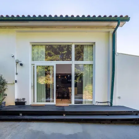 Casa Sol - Private Pool With A Large Garden Famalicão