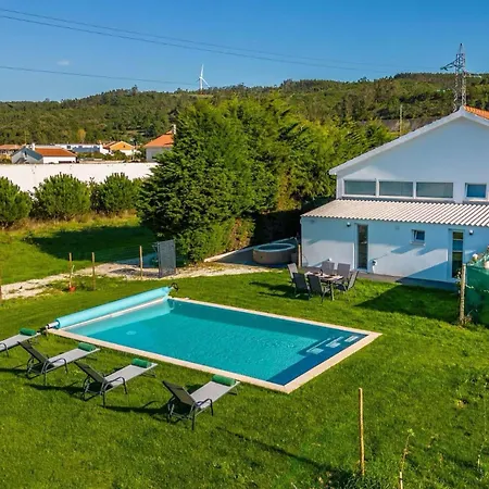 Casa Sol - Private Pool With A Large Garden Tatil Evi Famalicão