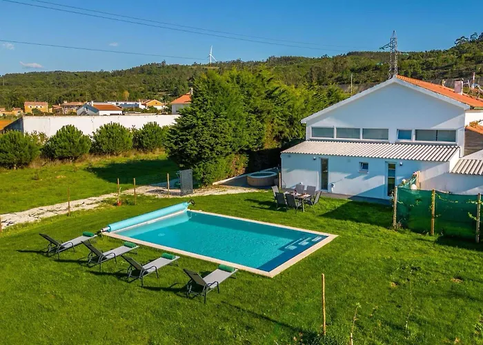 Casa Sol - Private Pool With A Large Garden Сasa de vacaciones Famalicão